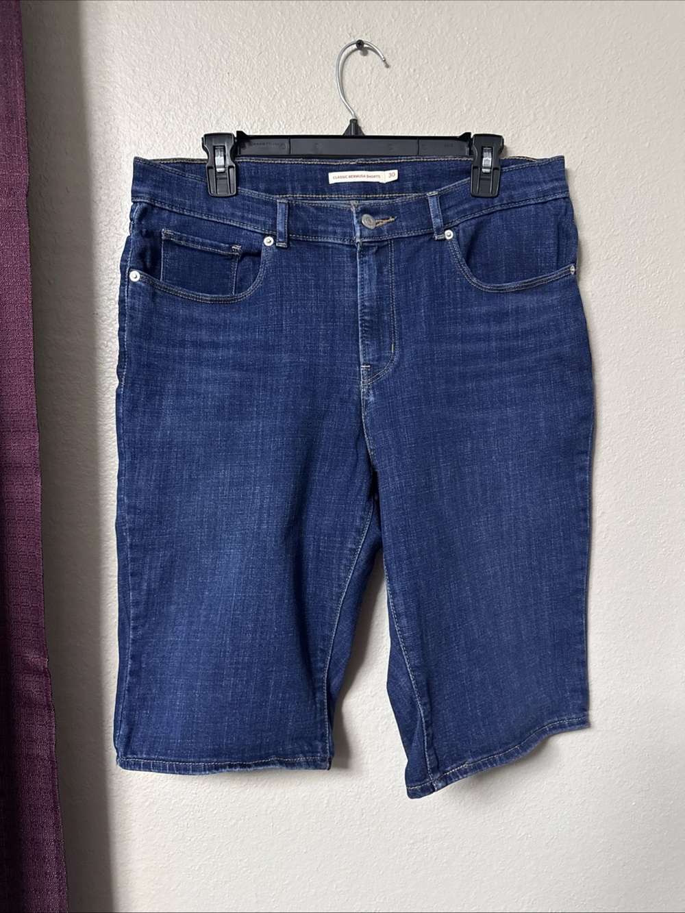 B8/4 Levi’s Bermuda Denim Blue Jeans Size 30